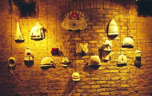 Kıyafetname, 1999, Porselen yerleştirme