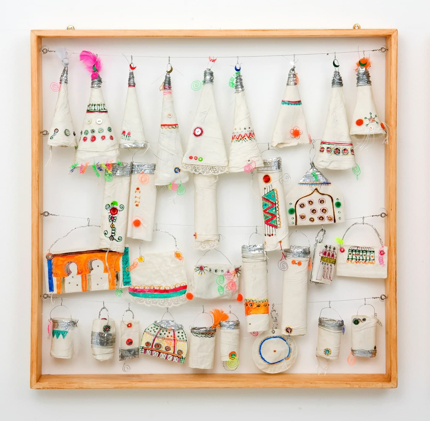 Misal III, 2008, Porselen, cam ve karışık teknik