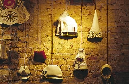 Soyağacı, 1999, Porselen yerleştirme